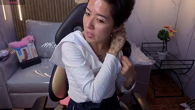 Snapshot of Lynn_turner chatting on 12, 2, 2026 Lynn turner online show from 12, 2, 2026