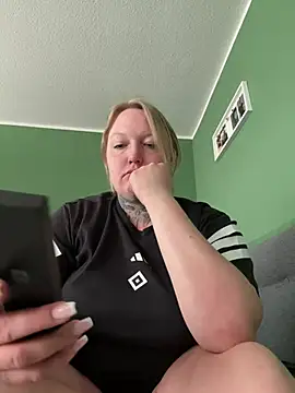 Lolaaxxx13 online show from 28, 5, 2026