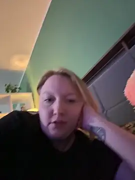 Snapshot of Lolaaxxx13 chatting on 11, 5, 2026 Lolaaxxx13 online show from 11, 5, 2026