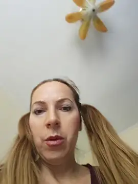 sexyrubyta online show from 17, 5, 2026