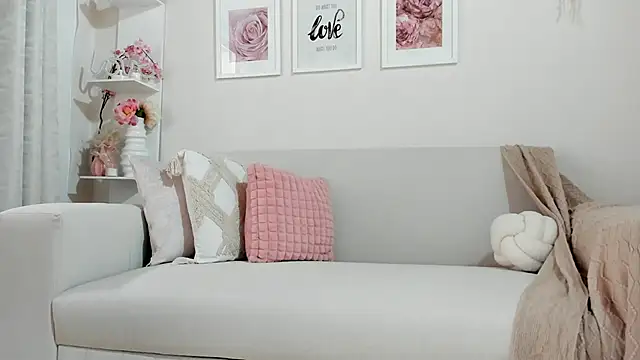 Mia Rosee1 online show from 4, 4, 2026