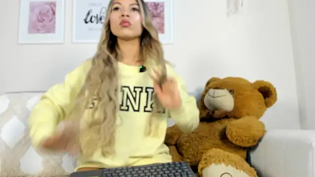 Mia Rosee1 online show from 23, 2, 2026