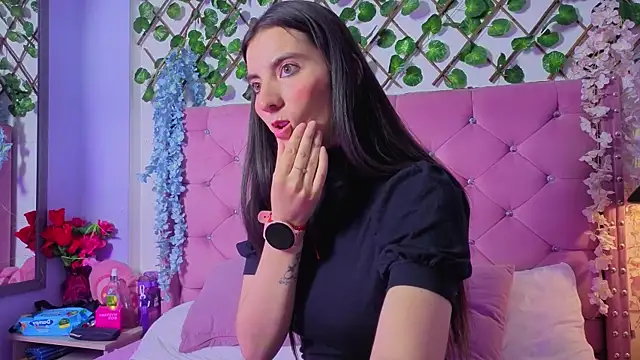 Valkiria-and-Dione online show from 7, 3, 2026