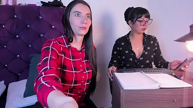 Valkiria-and-Dione online show from 9, 2, 2026