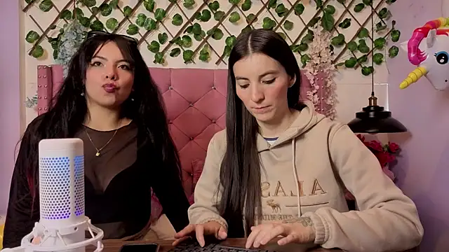 Valkiria-and-Dione online show from 11, 4, 2026