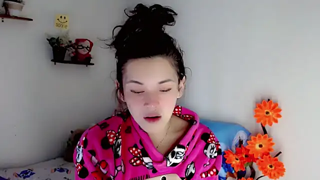 NathalialLooes online show from 26, 6, 2026