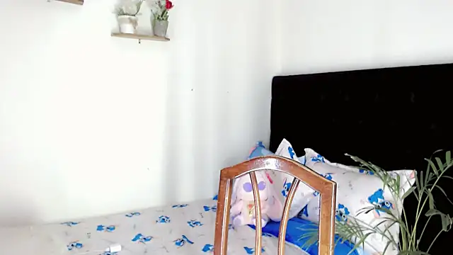 NathalialLooes online show from 5, 7, 2026