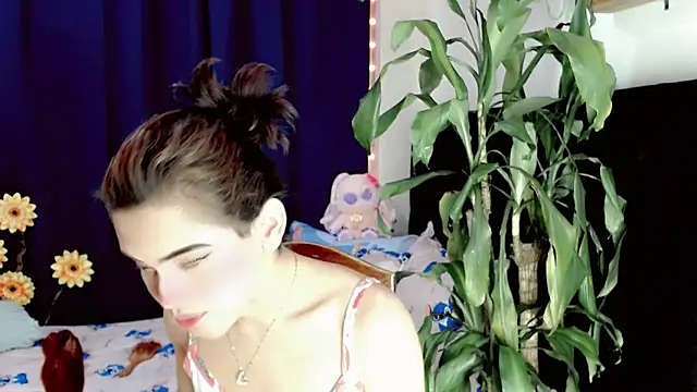 NathalialLooes online show from 9, 7, 2026