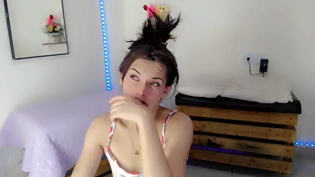 NathalialLooes online show from 20, 5, 2026