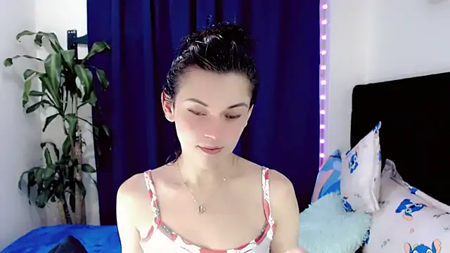 NathalialLooes online show from 12, 7, 2026