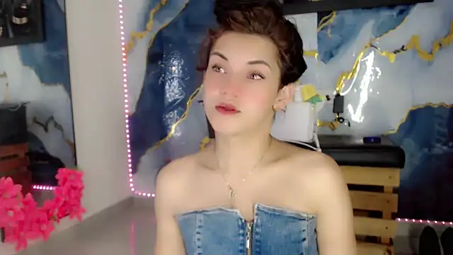 NathalialLooes online show from 25, 5, 2026
