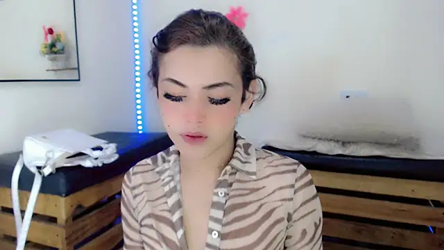 NathalialLooes online show from 13, 5, 2026