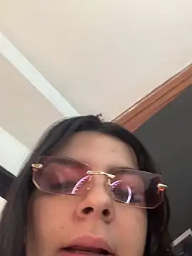 KarelyMitchel online show from 13, 4, 2026