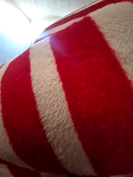 Snapshot of zubbydubby15 chatting on 2, 3, 2026 zubbydubby15 online show from 2, 3, 2026