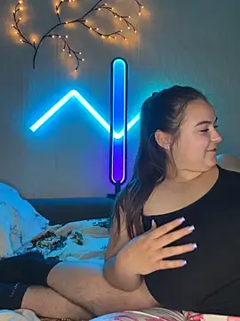 AlyaX X online show from 28, 3, 2026