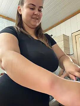 AlyaX X online show from 16, 4, 2026