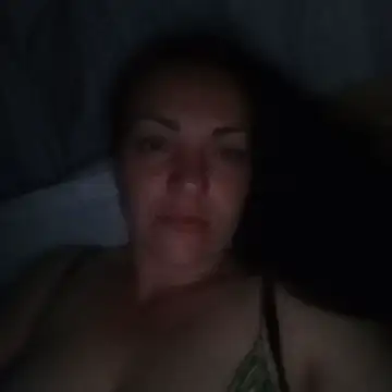 Oliviya cox online show from 8, 4, 2026