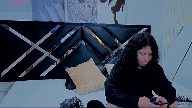 Zoe-yanin online show from 9, 4, 2026