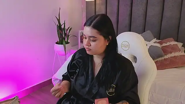 Snapshot of SofiaCortes4 chatting on 14, 4, 2026 SofiaCortes4 online show from 14, 4, 2026