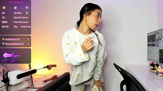 kaylaneee  online show from 14, 5, 2026
