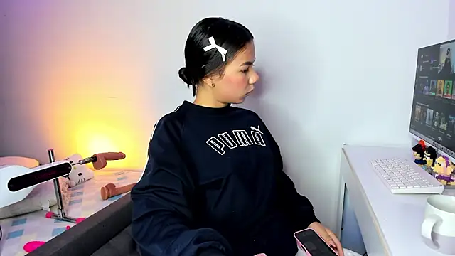 kaylaneee  online show from 13, 5, 2026