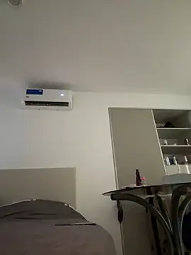 lolaaculaa online show from 4, 2, 2026