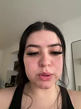 lolaaculaa online show from 5, 6, 2026