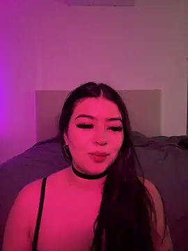 lolaaculaa online show from 4, 6, 2026