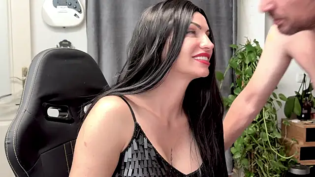 Snapshot of Virale chatting on 18, 7, 2026 Virale online show from 18, 7, 2026