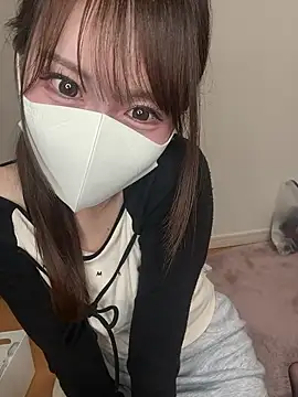 Snapshot of momo_mm chatting on 13, 5, 2026 momo mm online show from 13, 5, 2026