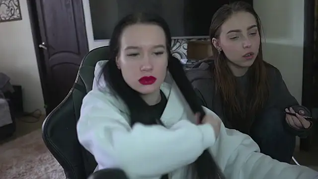 Carolina G0lden online show from 6, 2, 2026