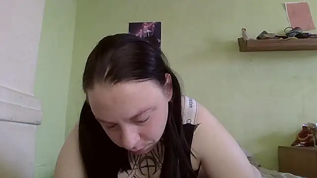 MillaSourety online show from 5, 4, 2026