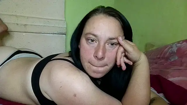 Snapshot of MillaSourety chatting on 4, 6, 2026 MillaSourety online show from 4, 6, 2026
