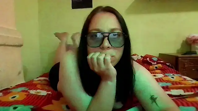 Snapshot of MillaSourety chatting on 13, 5, 2026 MillaSourety online show from 13, 5, 2026