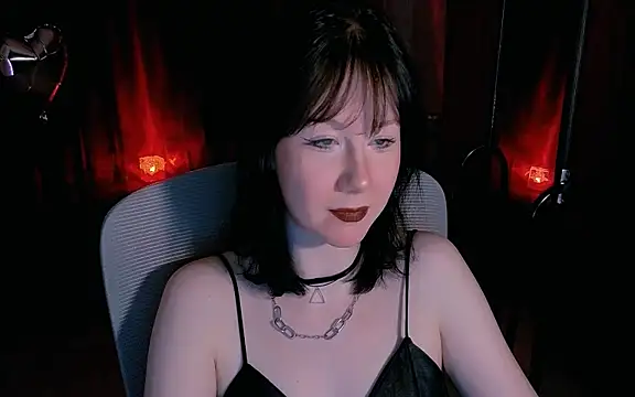 Snapshot of marty_bree chatting on 24, 4, 2026 marty bree online show from 24, 4, 2026