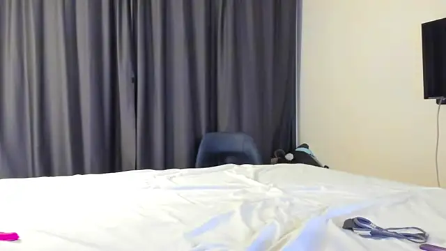 Lesyalisss online show from 5, 4, 2026