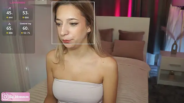 Snapshot of LilaaBlossom chatting on 15, 2, 2026 LilaaBlossom online show from 15, 2, 2026