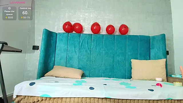 Snapshot of dulcenena_moon chatting on 14, 2, 2026 dulcenena moon online show from 14, 2, 2026