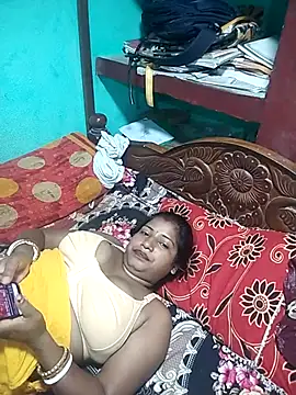 Snapshot of Your_deshibhabi25years chatting on 7, 7, 2026 Your deshibhabi25years online show from 7, 7, 2026
