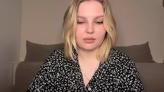 Ophelia Ritz online show from 23, 3, 2026