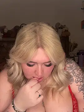 Snapshot of TwoWayT_xx chatting on 15, 2, 2026 TwoWayT xx online show from 15, 2, 2026