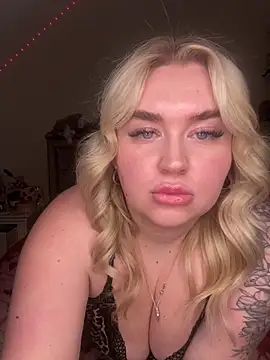 Snapshot of TwoWayT_xx chatting on 5, 2, 2026 TwoWayT xx online show from 5, 2, 2026