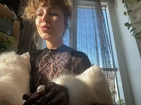 CarolineStar30 online show from 9, 2, 2026