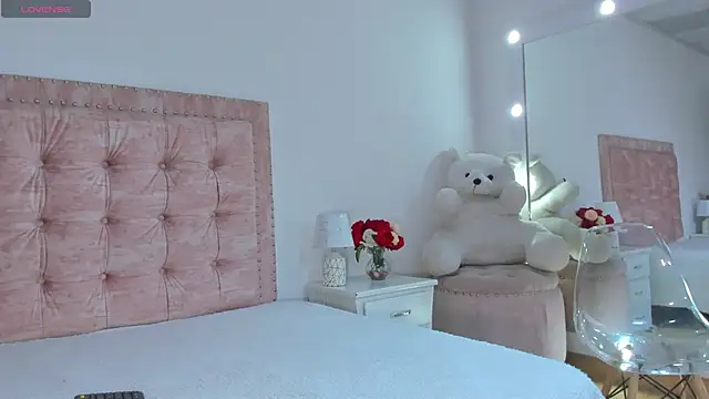 Jennifer Lee  online show from 11, 4, 2026