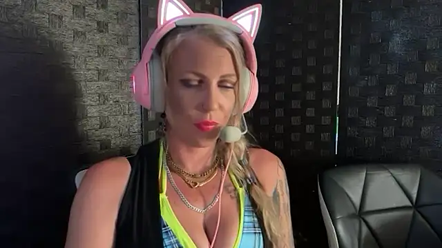 VANTABLACKXXX online show from 12, 2, 2026