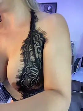 AnnieGirl  online show from 19, 3, 2026