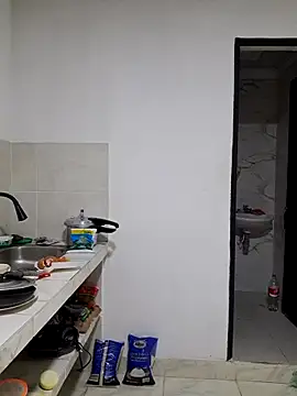 Cris18sexy online show from 13, 4, 2026