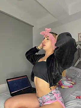 Snapshot of KimCollinss chatting on 13, 2, 2026 KimCollinss online show from 13, 2, 2026