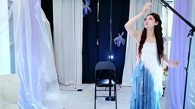 Dancer Lucky-Nini online show from 5, 3, 2026