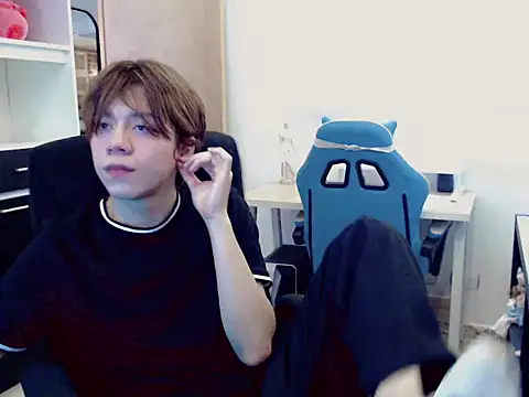 Snapshot of duvisex19 chatting on 12, 2, 2026 duvisex19 online show from 12, 2, 2026